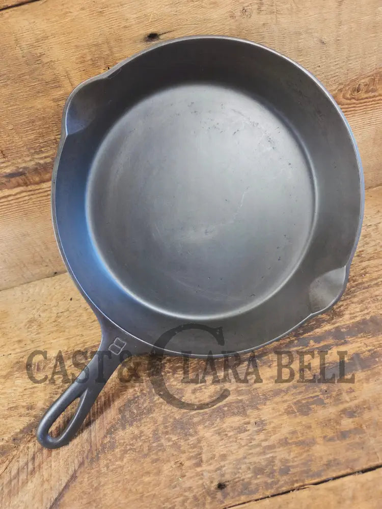 Perfect for gas or electric coil! 1930’s Griswold #8 Skillet with Large Block Logo and Smooth Bottom Erie PA USA p/n