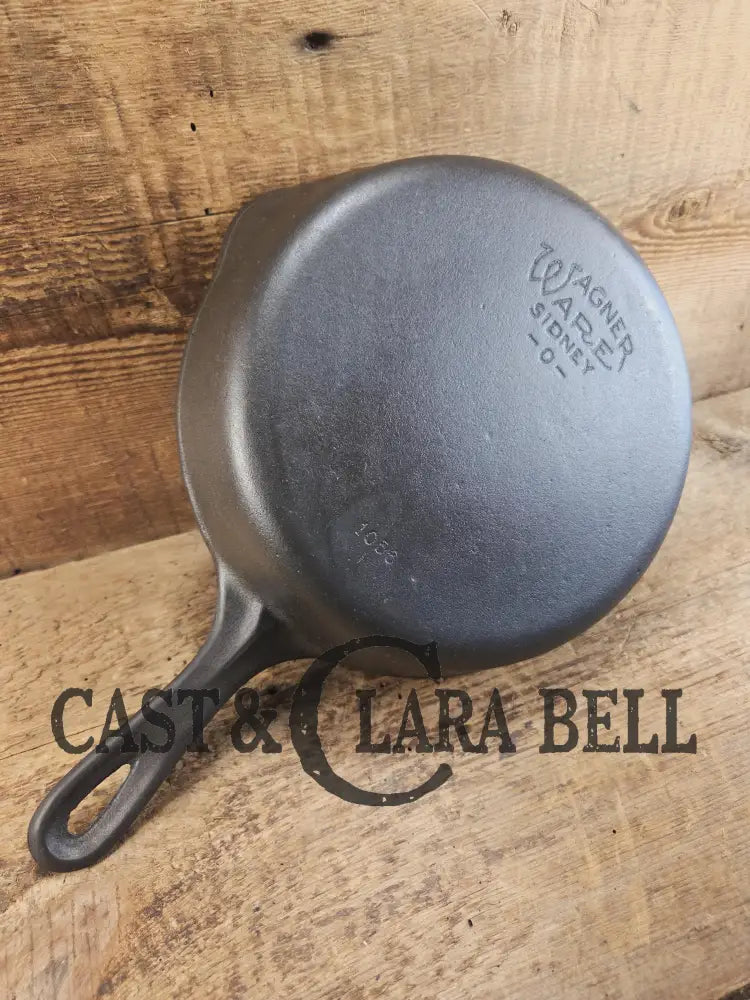 Perfect saute skillet! 1930βs Wagner Ware #6 Skillet with Smooth Bottom and Stylized Logo 1056 I. Restored and ready to