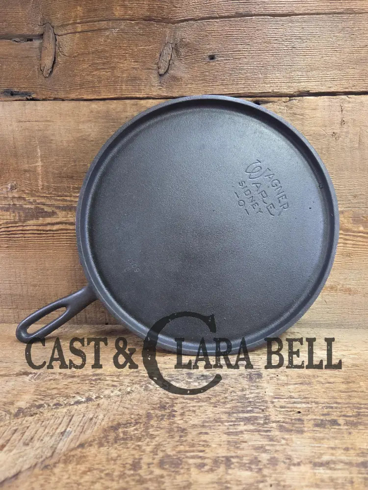 Popular 1930’s Wagner #9 Round Griddle Stylized Logo 1109 G. Perfect for grilled cheese omelets and flat iron cooking!
