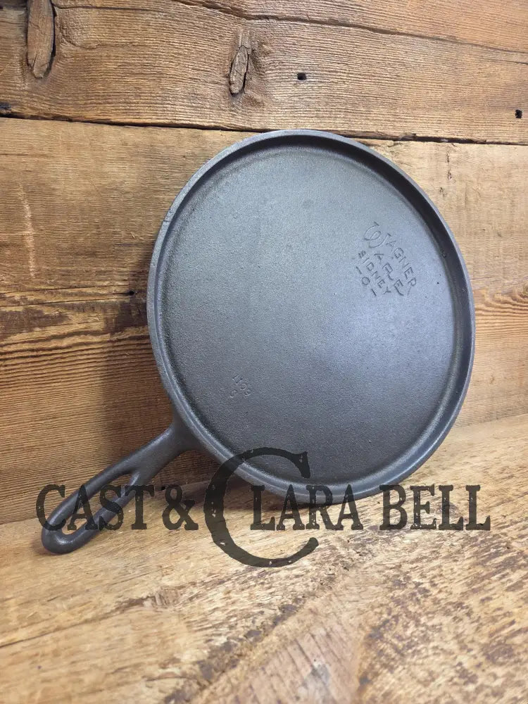 Popular 1930’s Wagner #9 Round Griddle Stylized Logo 1109 G. Perfect for grilled cheese omelets and flat iron cooking!