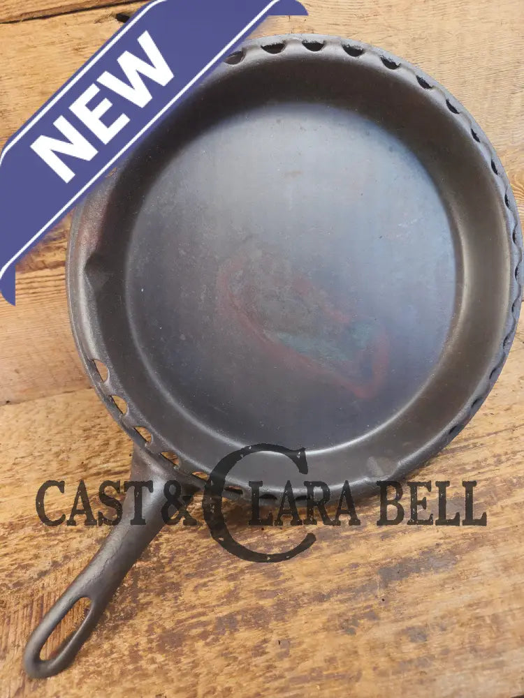 Pretty unique piece! Griswold Odorless skillet 869. Utility Skillet - Skillet