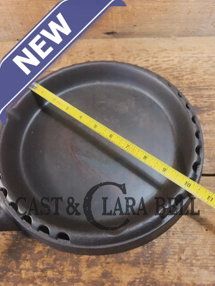 Pretty unique piece! Griswold Odorless skillet 869. Utility Skillet - Skillet