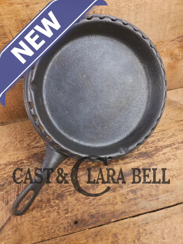 Pretty unique piece! Griswold Odorless skillet. Priced to sell Skillet