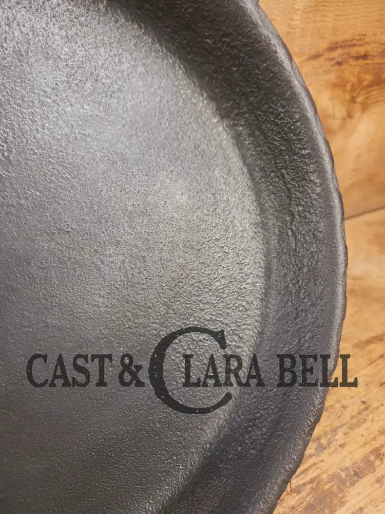 Pretty unique piece! Griswold Odorless skillet. Priced to sell Skillet