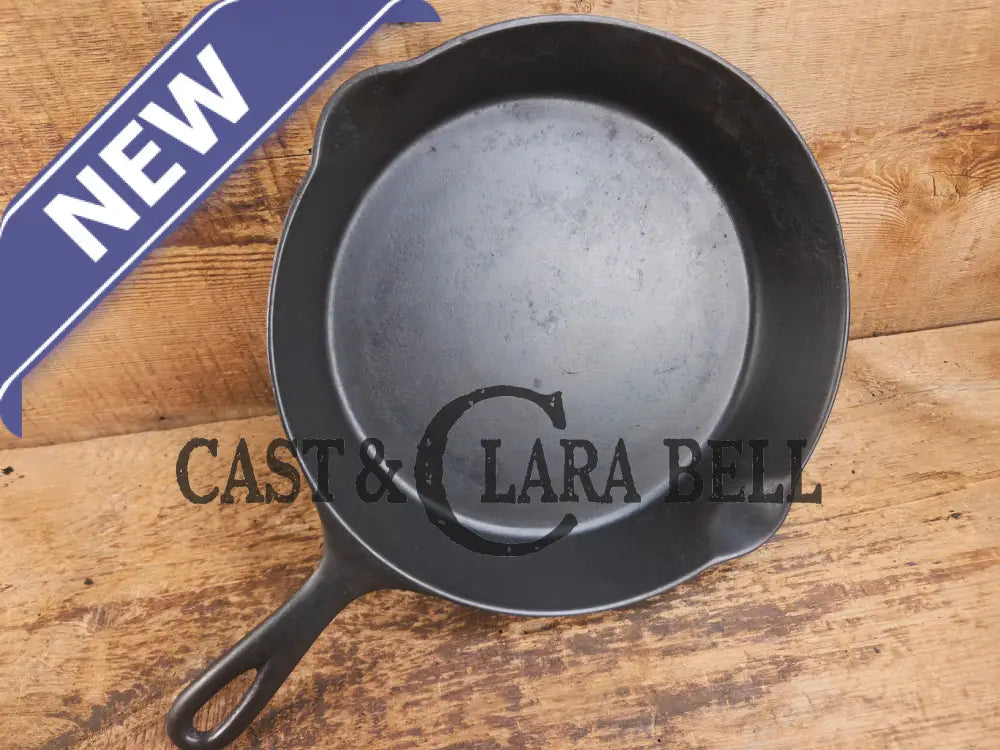 Priced to Sell! 1895-1910βs! Wagner Sidney #8 Cast Iron Skillet double Arc Logo and black iron finish Skillet