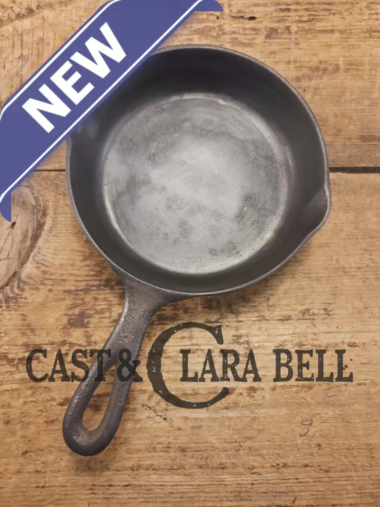 Priced to sell! 1910’s Lodge #3 Skillet with Heat Ring and Arc Logo! Perfect egg skillet for any cook! Skillet