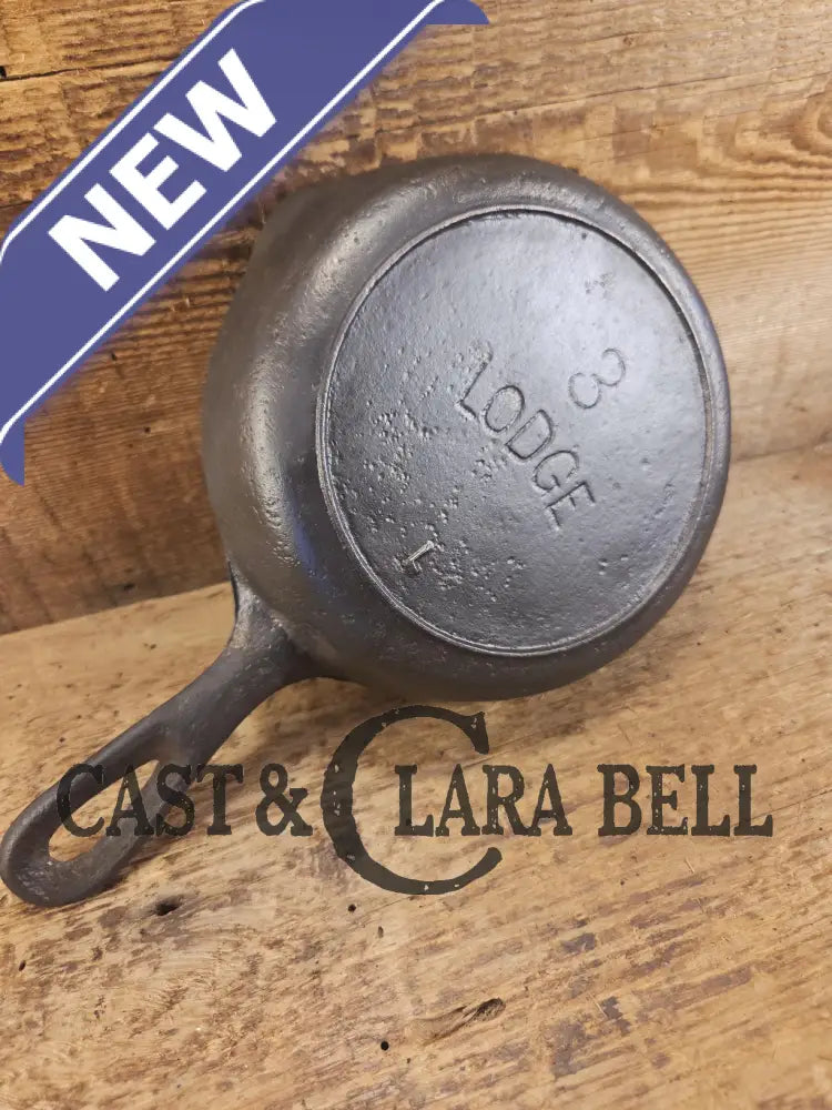 Priced to sell! 1910’s Lodge #3 Skillet with Heat Ring and Arc Logo! Perfect egg skillet for any cook! Skillet