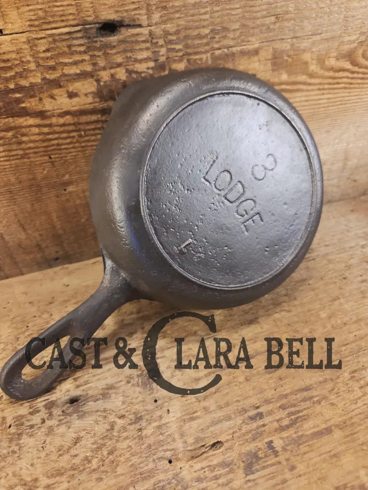 Priced to sell! 1910’s Lodge #3 Skillet with Heat Ring and Arc Logo! Perfect egg skillet for any cook! Skillet