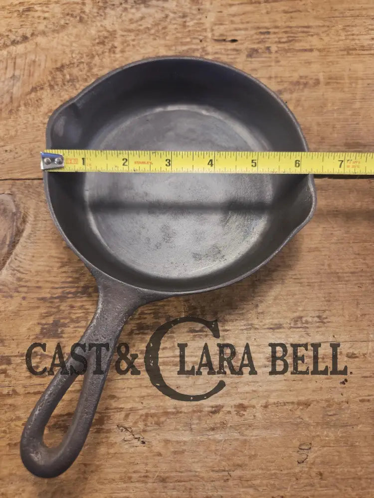 Priced to sell! 1910’s Lodge #3 Skillet with Heat Ring and Arc Logo! Perfect egg skillet for any cook! Skillet