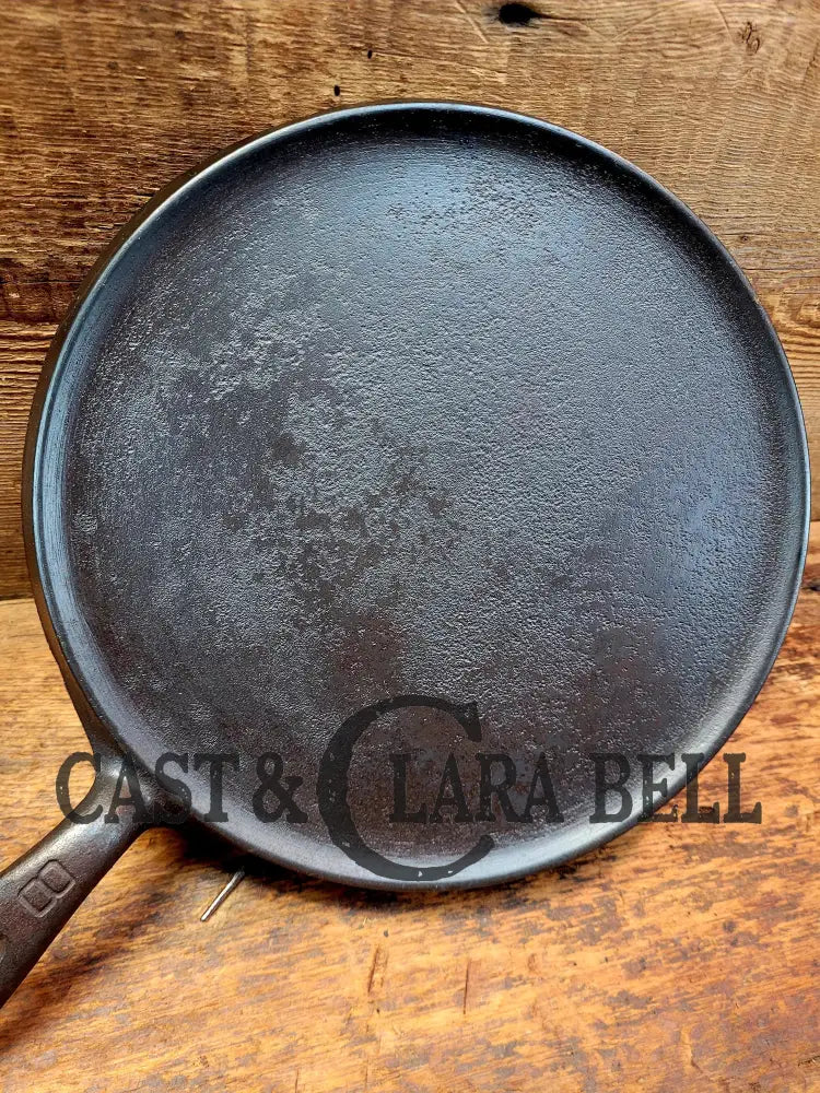 Priced To Sell! 1920βS Griswold #8 Round Griddle 608. Makes Great Grilled Cheese And Quesadillas!
