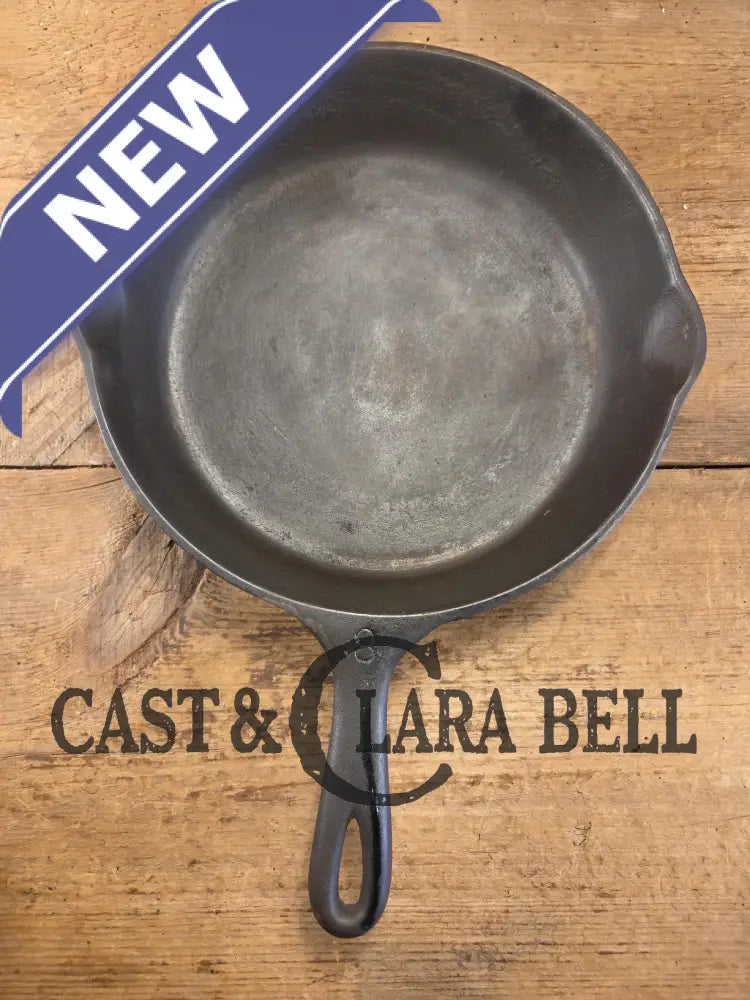 Priced to Sell! 1930’s era Wagner Ware #8 Cast Iron Skillet with Stylized Logo and Smooth Bottom 1058 F SEE PICS Skillet