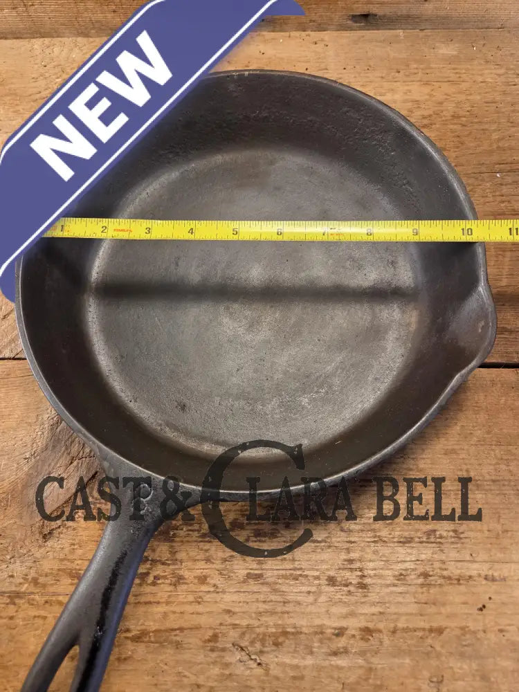 Priced to Sell! 1930’s era Wagner Ware #8 Cast Iron Skillet with Stylized Logo and Smooth Bottom 1058 F SEE PICS Skillet