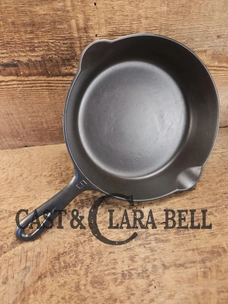 Priced to Sell! 1930βs Griswold #5 Cast Iron Skillet with Large Block Logo 724 C Skillet