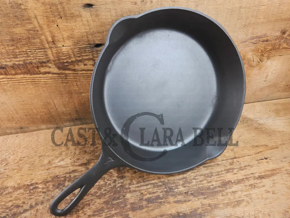 Priced to sell! 1930βs Griswold #7 Skillet w Large Block Logo Smooth Bottom 701. See description Skillet