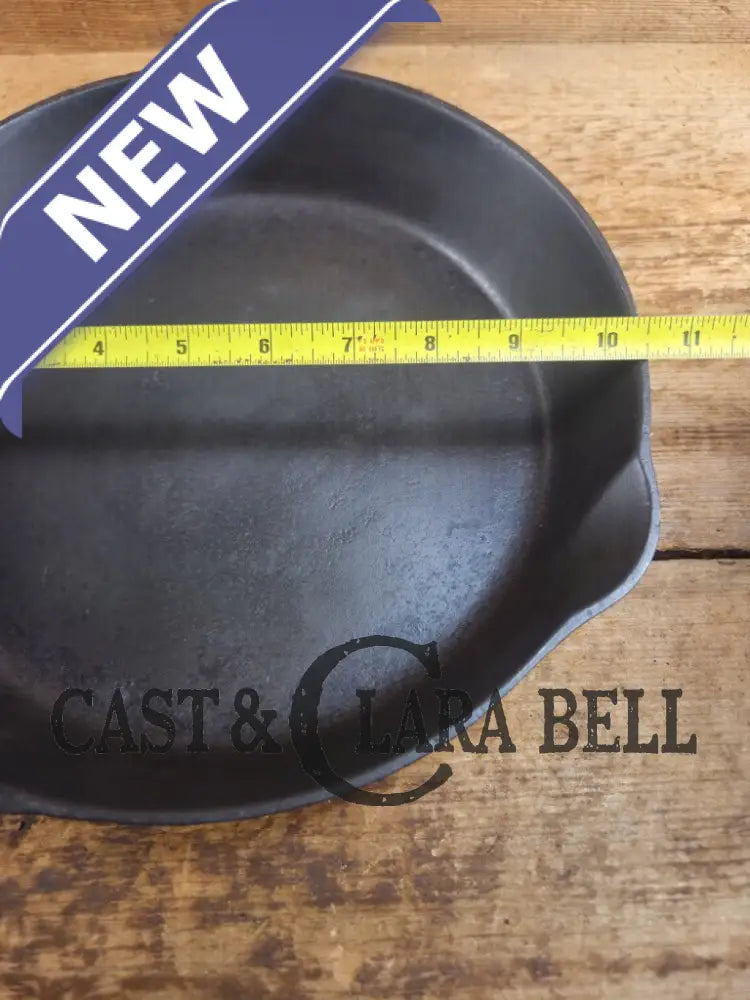Priced to Sell! 1930βs Griswold #8 Cast Iron Skillet with Large Block Logo 704 B. Perfect for gas and electric
