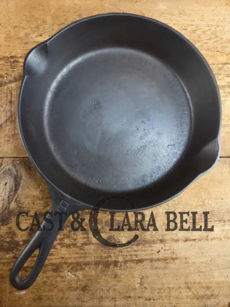 Priced to Sell! 1930’s Griswold #8 Cast Iron Skillet with Large Block Logo 704 B. Perfect for gas and electric