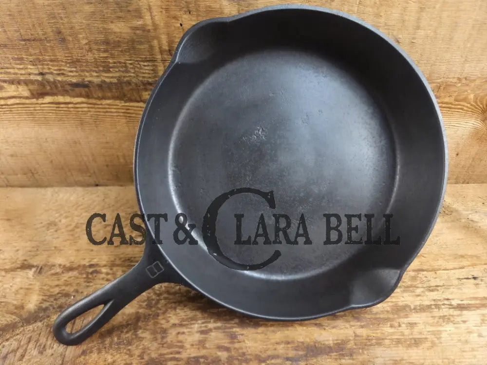 Priced to Sell! 1930’s Griswold #8 Cast Iron Skillet with Large Block Logo 704 B. Perfect for gas and electric