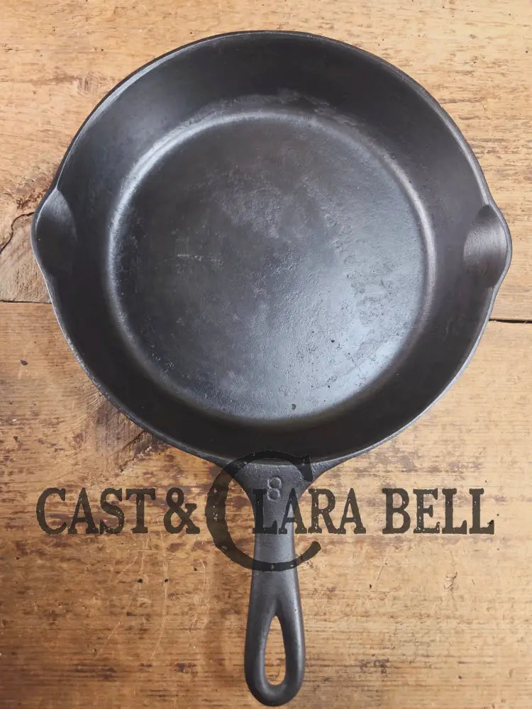 Priced to Sell! 1930โs Wagner #8 Cast Iron Skillet 1058 B. For gas and electric ranges Skillet