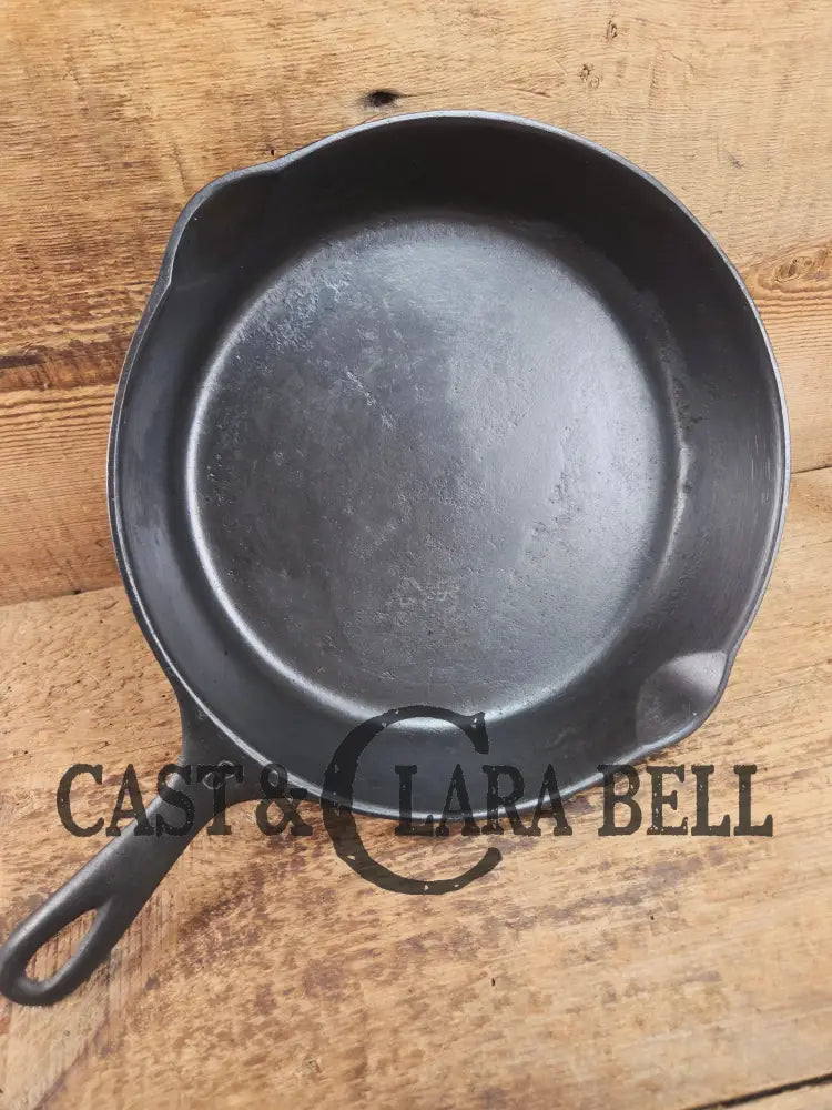 Priced to Sell! 1930’s Wagner #8 Cast Iron Skillet 1058 B. For gas and electric ranges Skillet