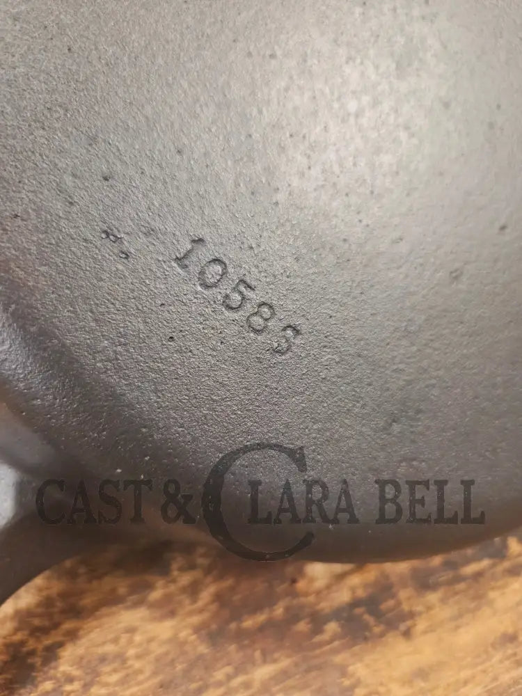 Priced to Sell. 1930’s Wagner Ware #8 Cast Iron Skillet with Stylized Logo 1058 S shift mark. - Skillet