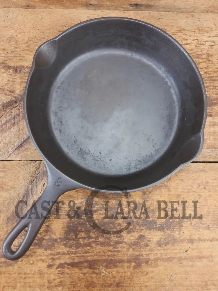 Priced to Sell. 1930’s Wagner Ware #8 Cast Iron Skillet with Stylized Logo 1058 S shift mark. - Skillet