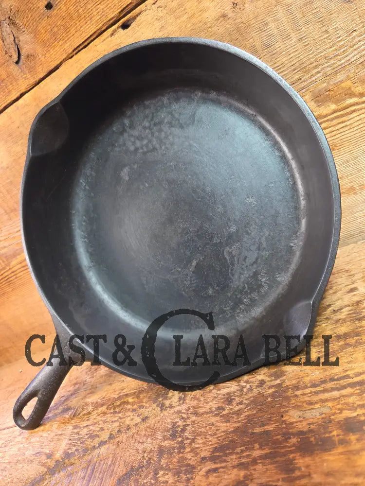 Priced to Sell! 1930’s Wagner Ware #8 Cast Iron Skillet with Stylized Logo 1058 V - Skillet