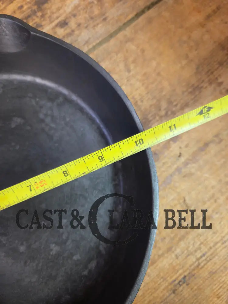 Priced to Sell! 1930’s Wagner Ware #8 Cast Iron Skillet with Stylized Logo 1058 V - Skillet