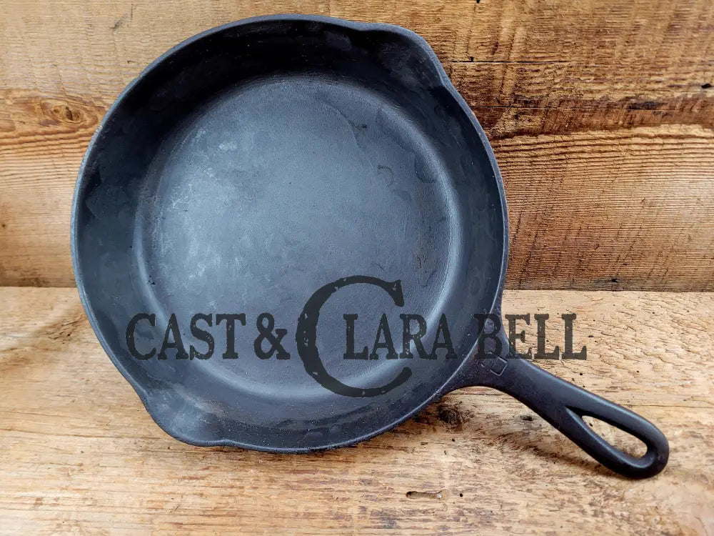 PRICED TO SELL! 1940’s Griswold #6 Cast Iron Skillet with Small Block Logo and Smooth Bottom 699 K Skillet