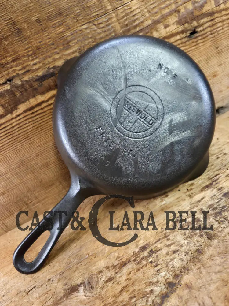 Priced to Sell! 1940βs Griswold No. 3 Cast Iron Egg Skillet with Small Block Logo 709