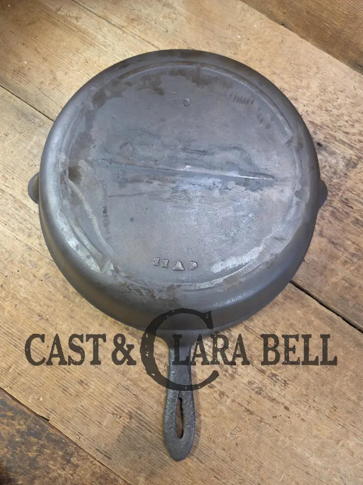 Priced to sell! A tale of two skillets...light and amazing! Late 1800’s Gate-marked unknown #11 DEEP cast iron skillet!