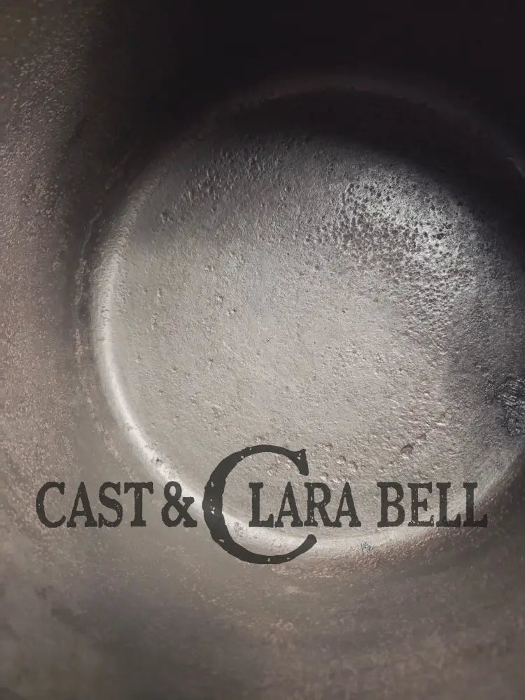 Priced to Sell and not seen often. 1930’s #7 Favorite Piqua flat bottom kettle. PERFECT daily user for soups stews and