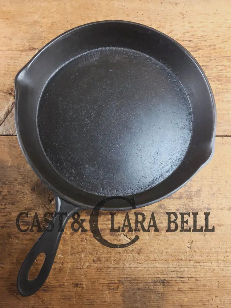 Priced to Sell! Antique elegant gate-marked unknown #10 skillet. Awesome piece of history! Skillet