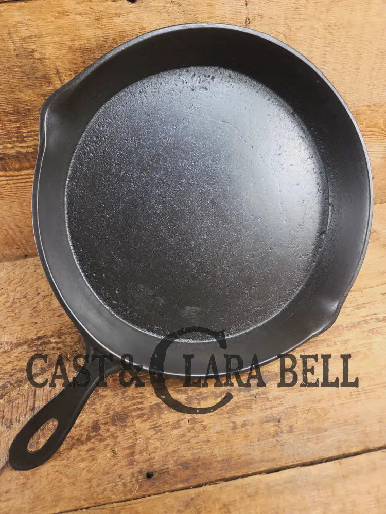 Priced to Sell! Antique elegant gate-marked unknown #10 skillet. Awesome piece of history! Skillet