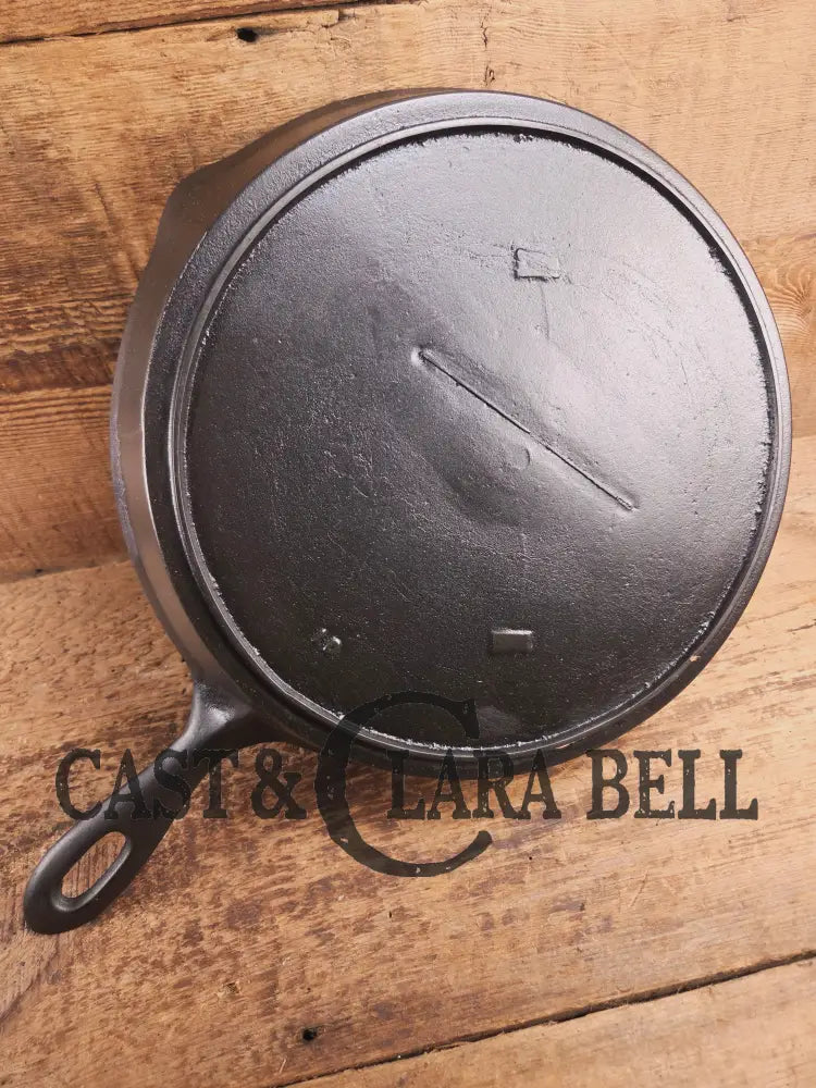 Priced to Sell! Antique elegant gate-marked unknown #10 skillet. Awesome piece of history! Skillet