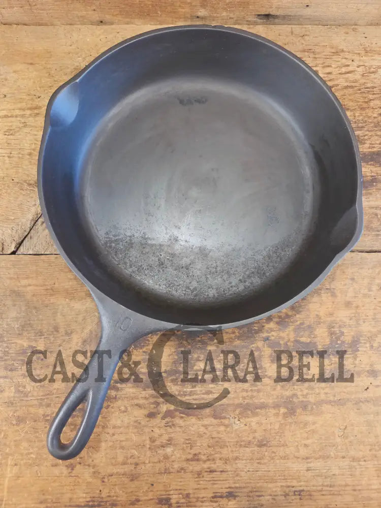 Priced to Sell! Big 1930’s Wagner Ware #10 Cast Iron Skillet with Stylized Logo 1060 C. Great Bacon skillet! - Skillet