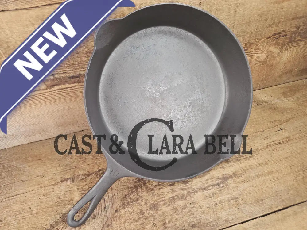 Priced to Sell! Big 1940’s Griswold #10 Skillet Small Block Logo Smooth bottom 716 C. See description for details SC24