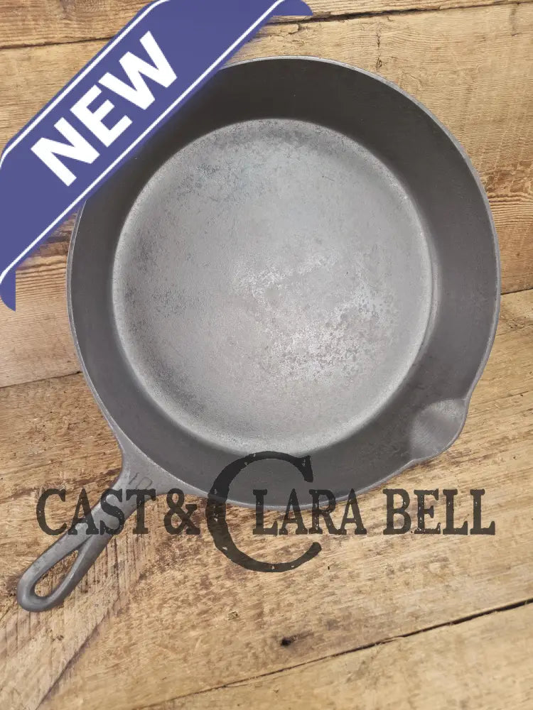 Priced to Sell! Big 1940’s Griswold #10 Skillet Small Block Logo Smooth bottom 716 C. See description for details SC24