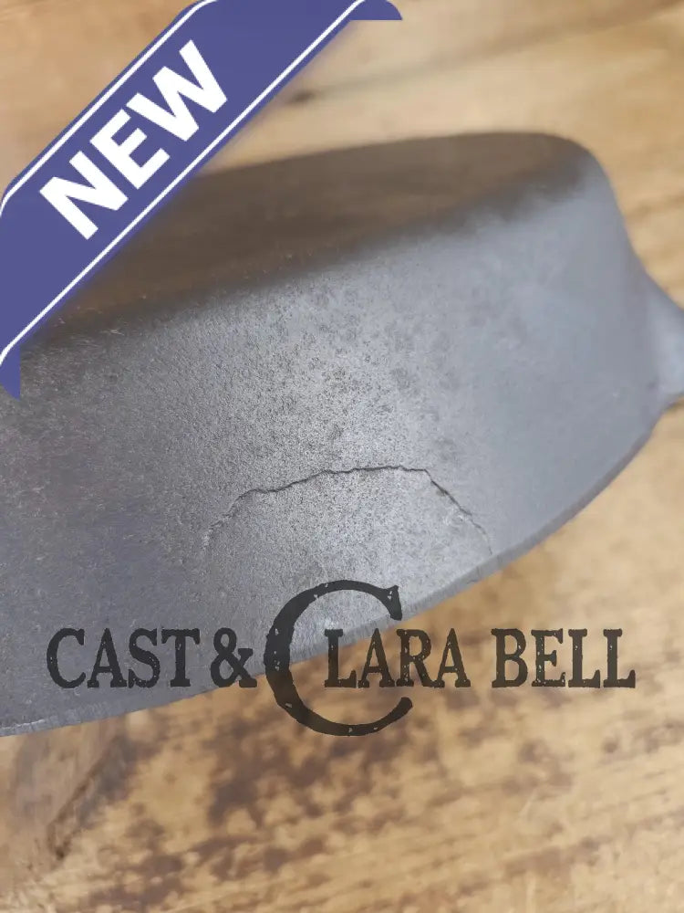Priced to Sell! Big 1940’s Griswold #10 Skillet Small Block Logo Smooth bottom 716 C. See description for details SC24