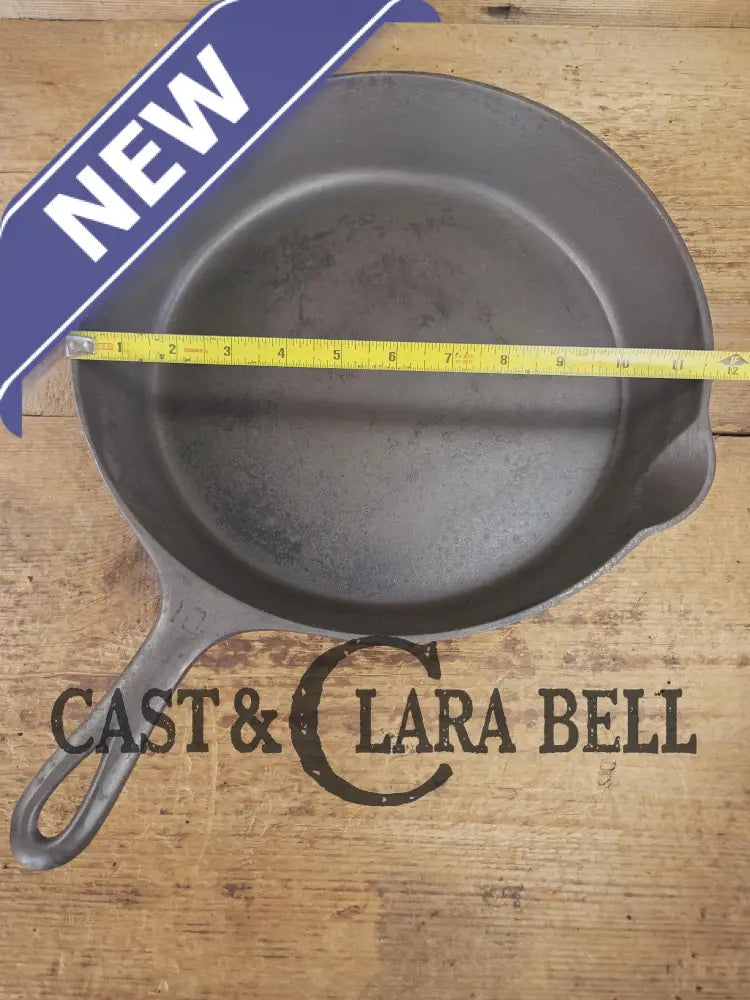 Priced to Sell! Big 1940’s Griswold #10 Skillet Small Block Logo Smooth bottom 716 C. See description for details SC24
