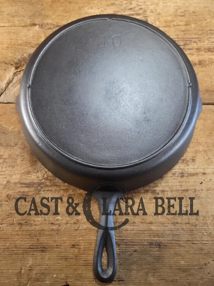 Priced to sell big bacon skillet! Mid 1900’s Lodge #10 Skillet with 3 Notch Heat Ring. Restored and Ready to Use!