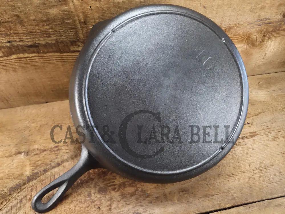 Priced to sell big bacon skillet! Mid 1900βs Lodge #10 Skillet with 3 Notch Heat Ring. Restored and Ready to Use!