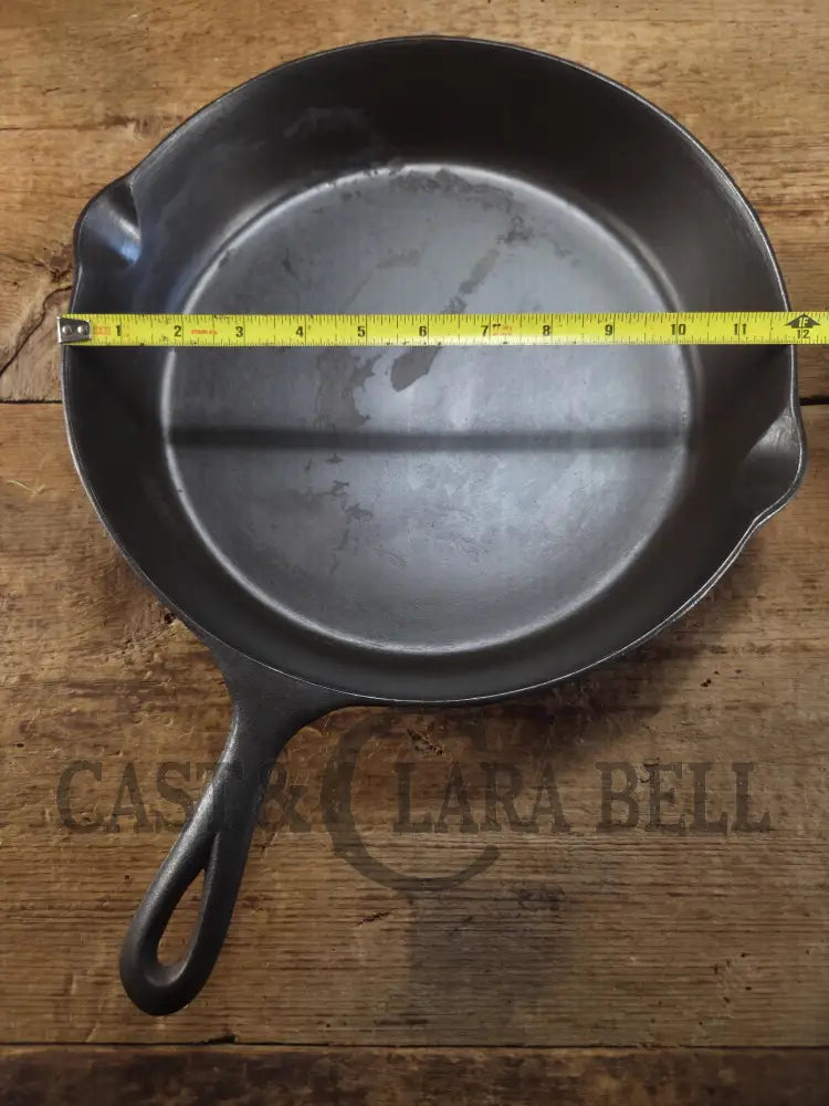 Priced to sell big bacon skillet! Mid 1900βs Lodge #10 Skillet with 3 Notch Heat Ring. Restored and Ready to Use!