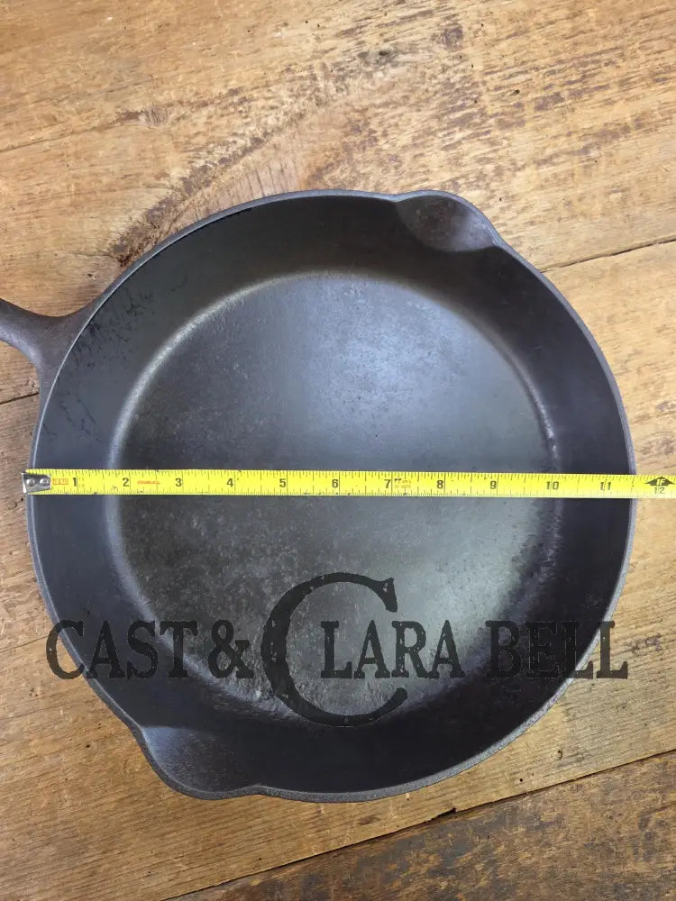 Priced to Sell! BIG skillet Great Price! 1910โs Griswold #10 Skillet large slant logo 716 ERIE series. Great value