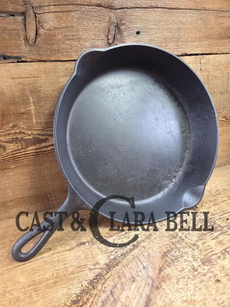 Priced to Sell! BIG skillet Great Price! 1910โs Griswold #10 Skillet large slant logo 716 ERIE series. Great value
