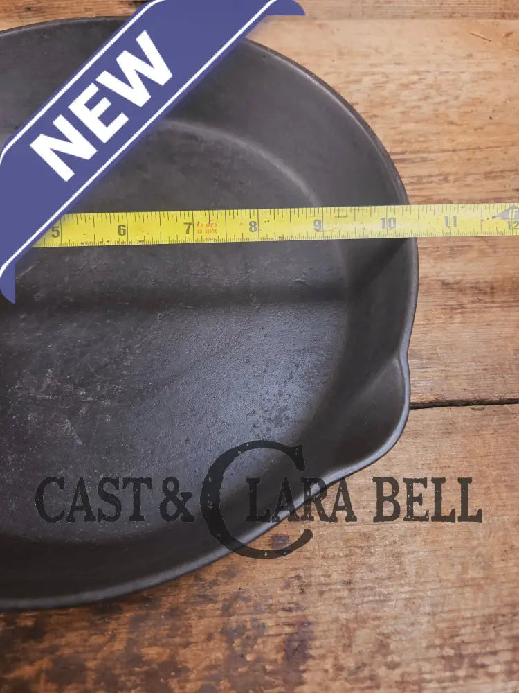 Priced to sell daily workhorse! Early 1900βs Lodge #8 Skillet with 3 Notch Heat Ring and raised RI. Great first pan!