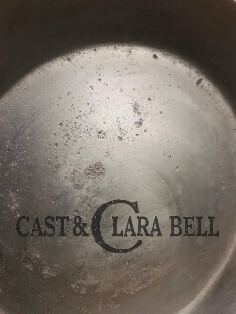 Priced to sell daily workhorse! Early 1900βs Lodge #8 Skillet with 3 Notch Heat Ring. Great first pan! Skillet