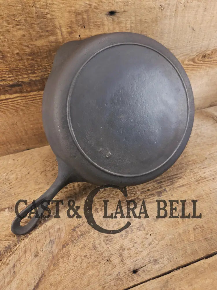 Priced to sell! Early 1900âs âNo Notchâ Lodge #7 Skillet. GREAT first pan or for someone that doesnât need perfection!