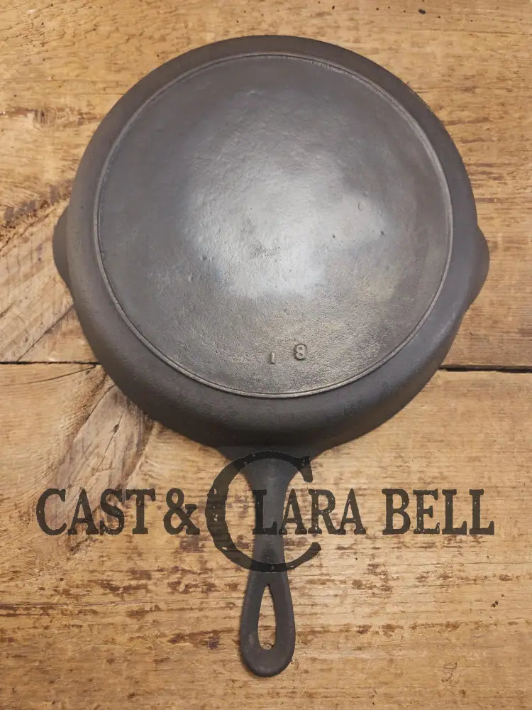 Priced to sell! Early 1900âs âNo Notchâ Lodge #7 Skillet. GREAT first pan or for someone that doesnât need perfection!