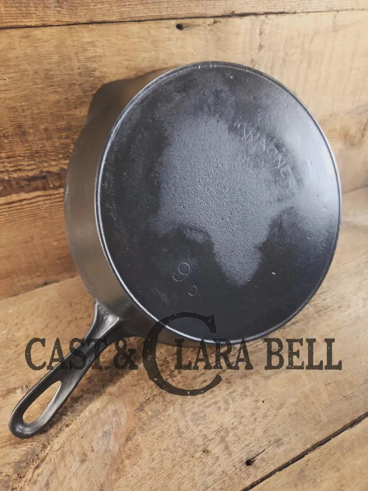 Priced to Sell! Early 1900βs Wagner Sidney #9 Arc Straight logo cast iron skillet. Awesome first pan or daily user!