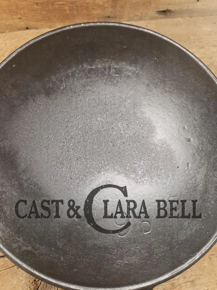 Priced to Sell! Early 1900’s Wagner Sidney #9 Arc Straight logo cast iron skillet. Awesome first pan or daily user!